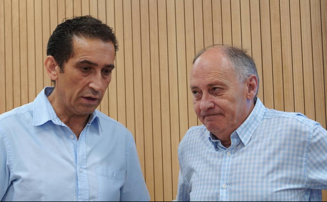 Los secretarios generales de CCOO y UGT en Castilla y León, Vicente Andrés y Faustino Temprano.