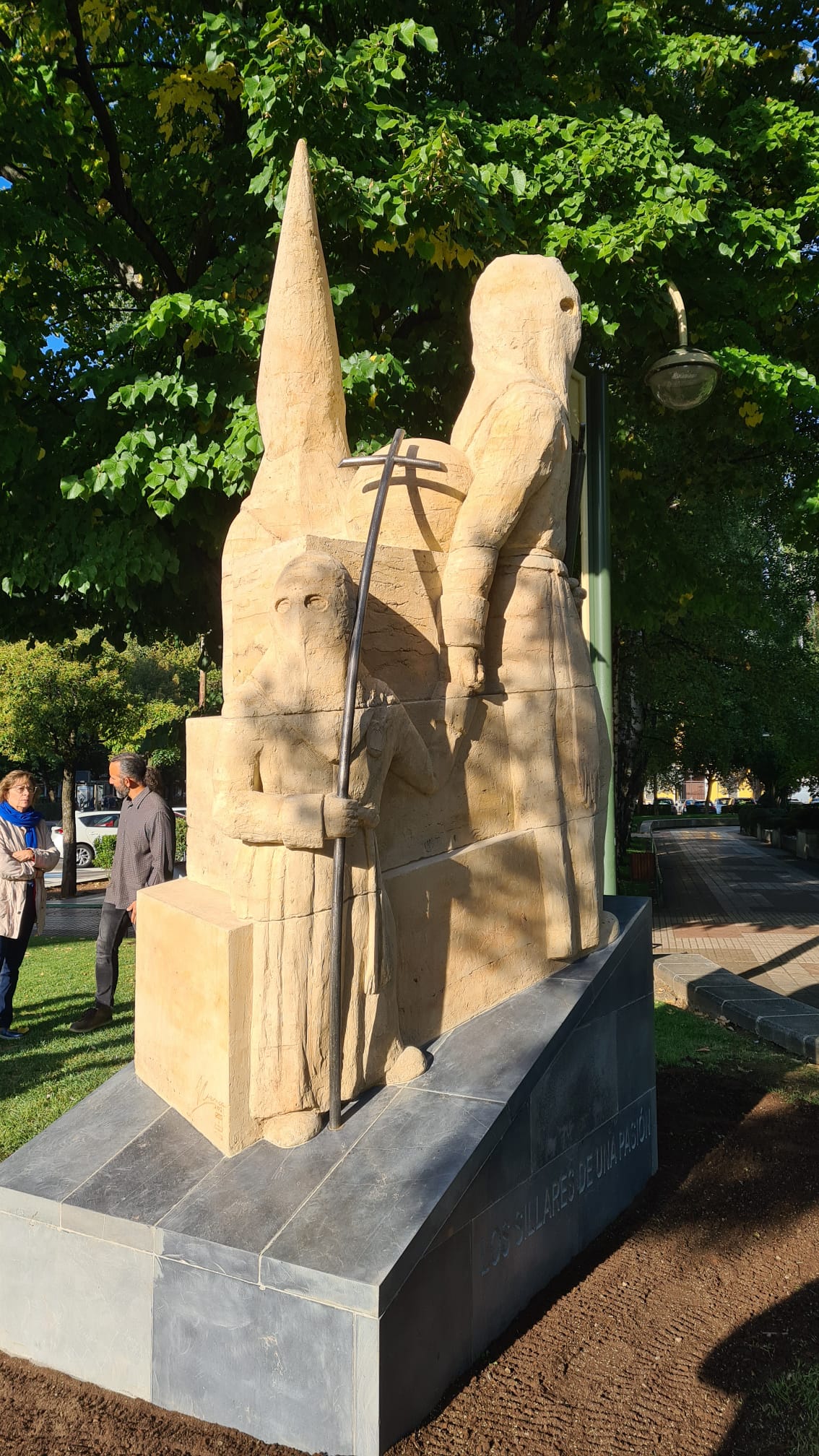 Fotos: Inauguración del monumento al papón en León