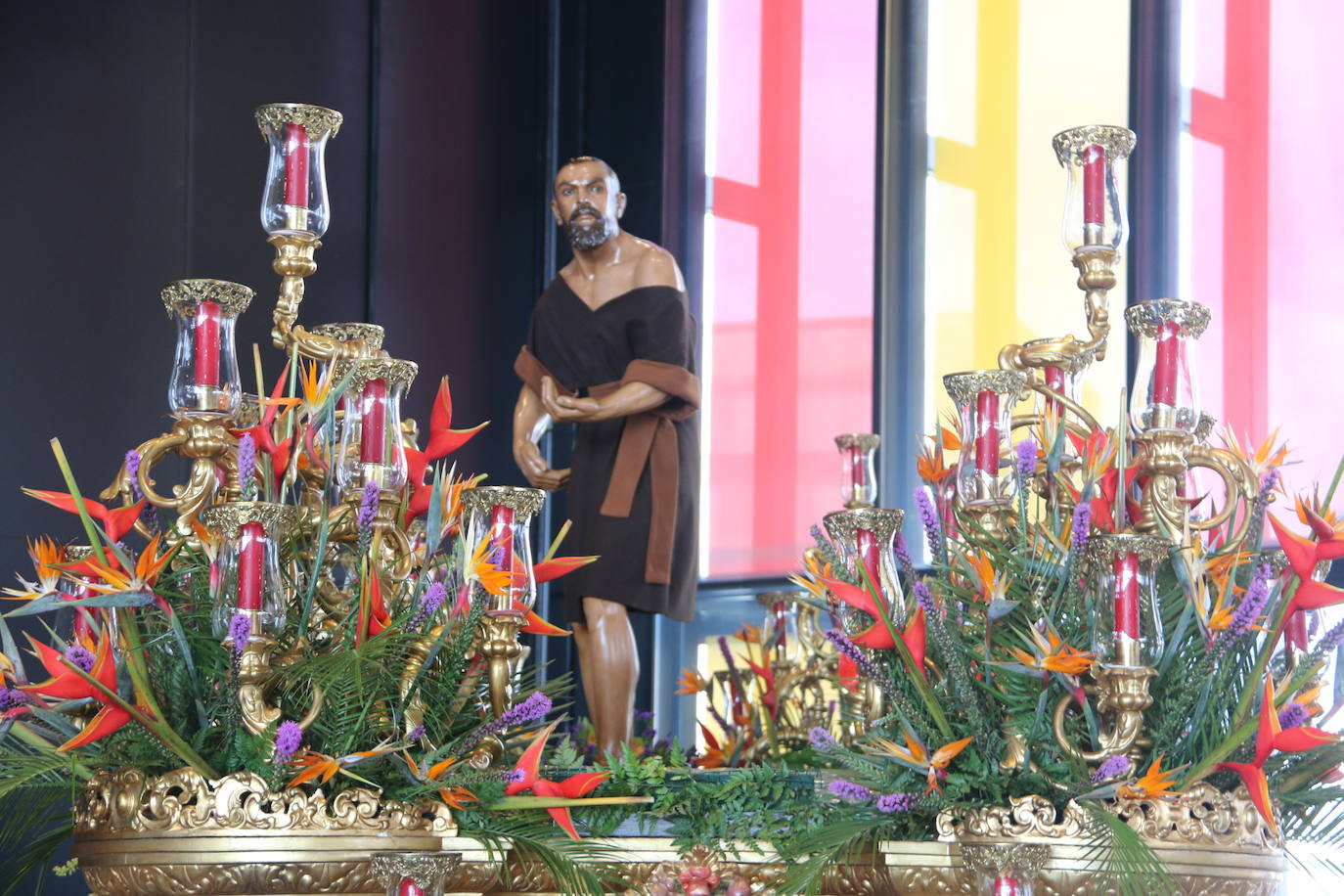 Fotos: Las cofradías preparan sus pasos para la procesión magna