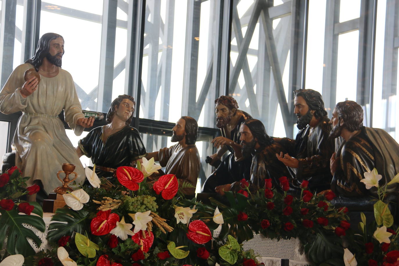 Fotos: Las cofradías preparan sus pasos para la procesión magna