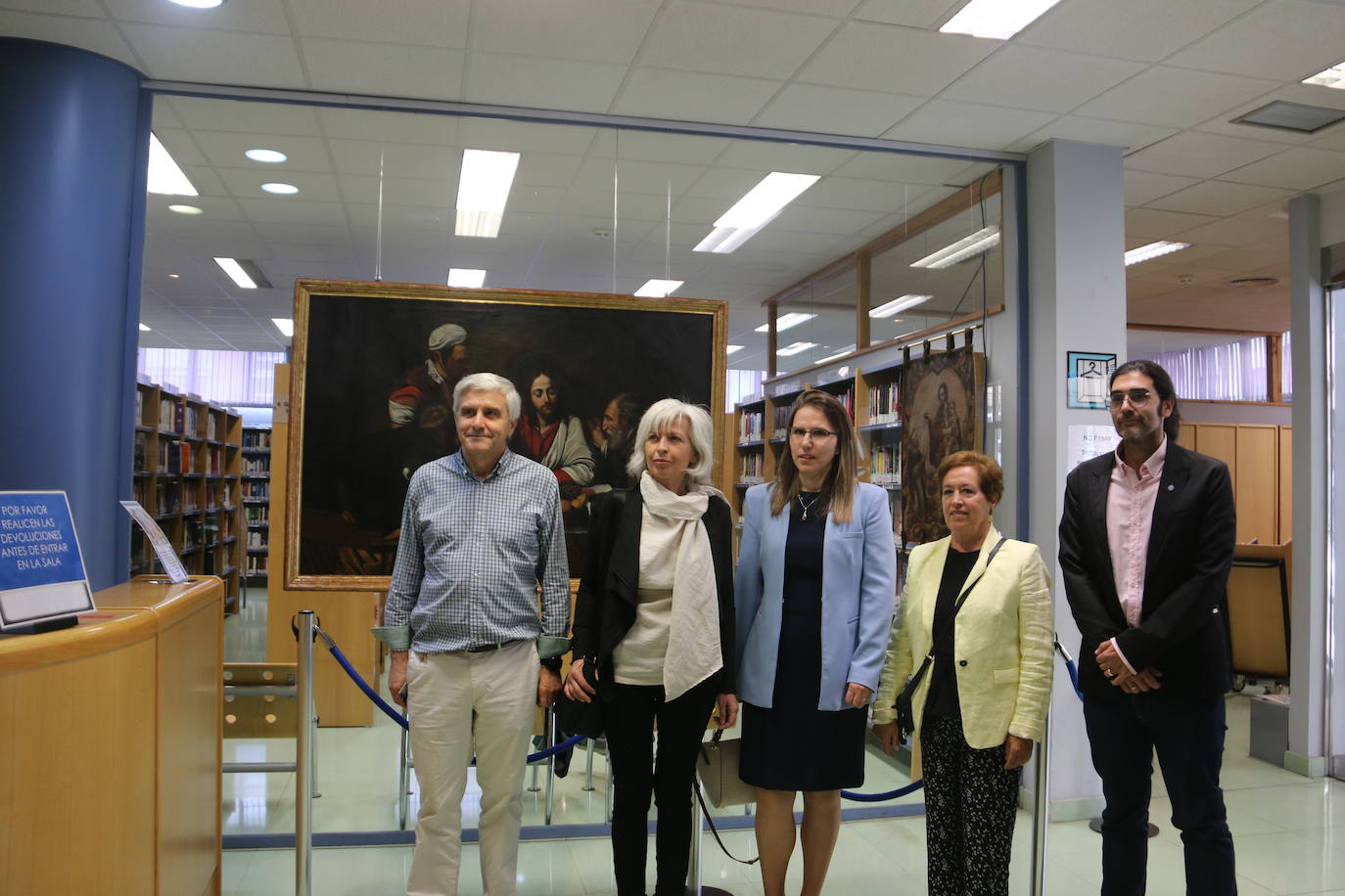 Presentación en la Biblioteca Pública de León de las dos obras restauradas por alumnas de la Escuela de Arte.