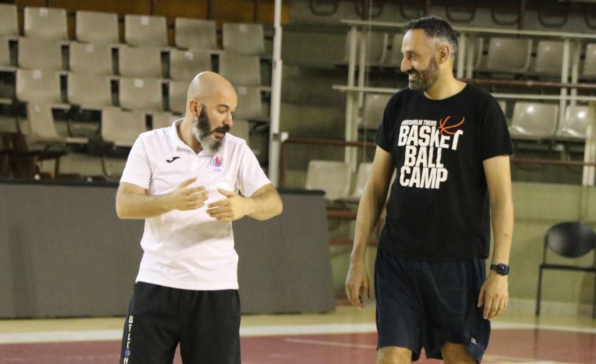 El equipo leonés continúa con su preparación para afrontar su segunda campaña en la tercera categoría del baloncesto nacional