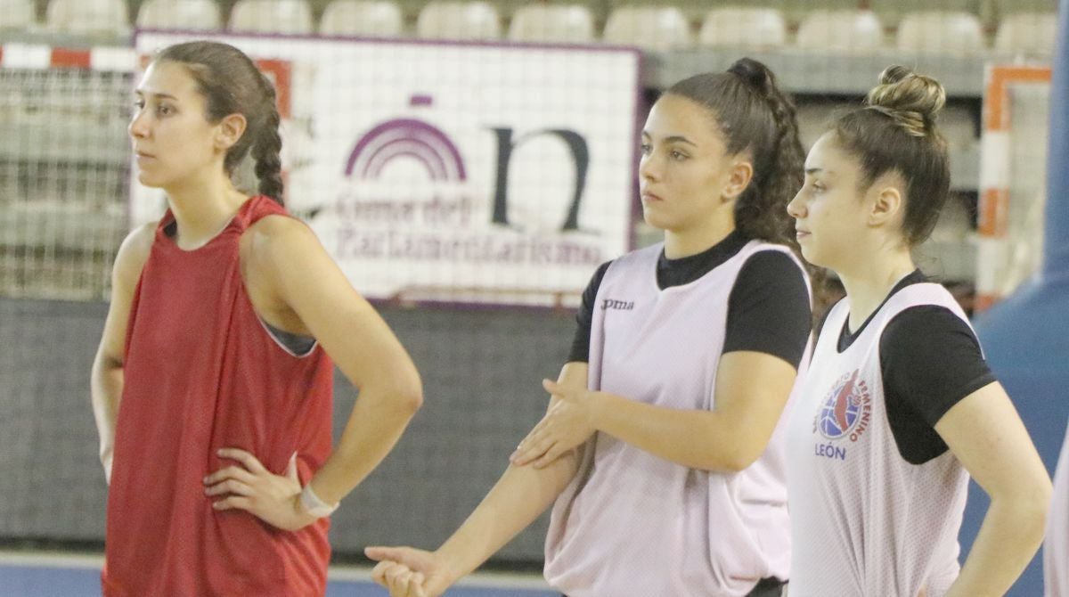 El equipo leonés continúa con su preparación para afrontar su segunda campaña en la tercera categoría del baloncesto nacional