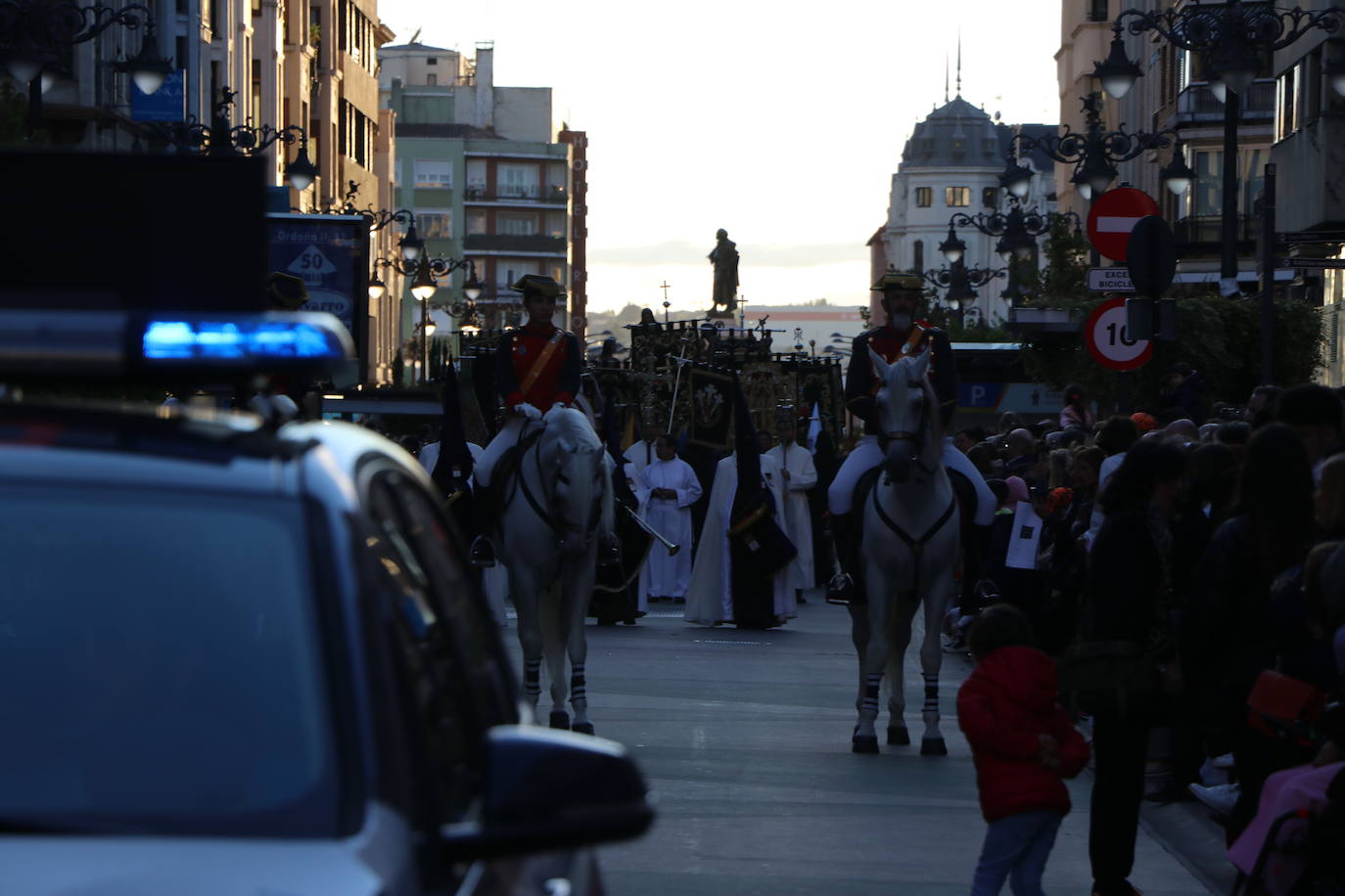 El 33 Encuentro Nacional de Cofradías celebra la magna procesión' 'Passio Legionensis' como acto central de su programación.