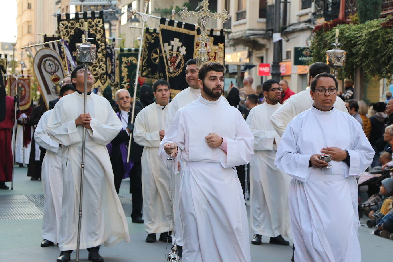 El 33 Encuentro Nacional de Cofradías celebra la magna procesión' 'Passio Legionensis' como acto central de su programación.