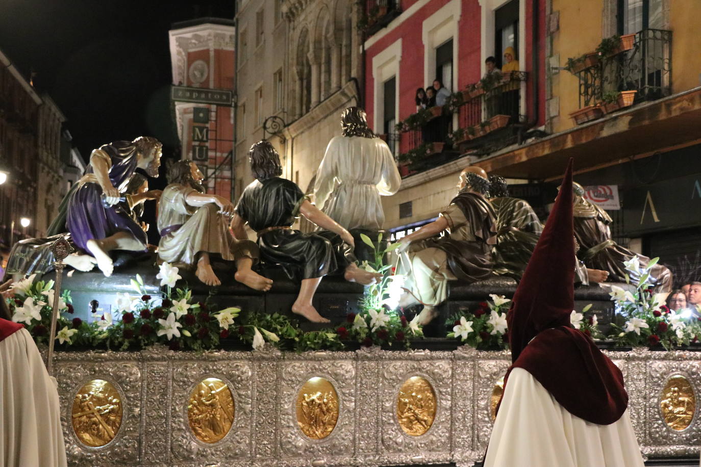 El 33 Encuentro Nacional de Cofradías celebra la magna procesión' 'Passio Legionensis' como acto central de su programación.