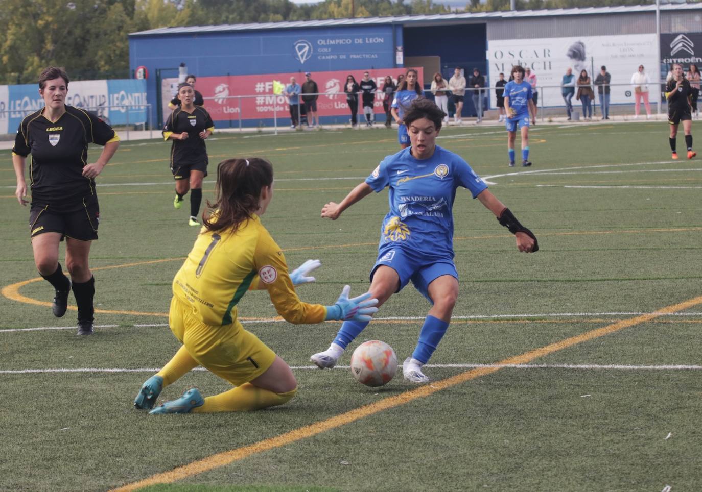 El conjunto leonés vence con enorme autoridad por 8-0 al Romanón en el segundo partido como local de la temporada