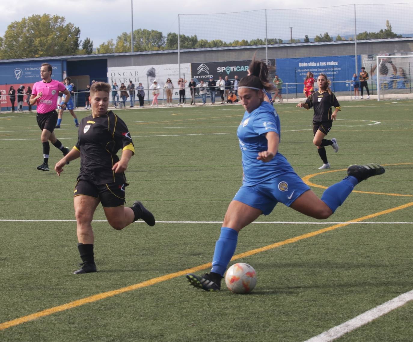 El conjunto leonés vence con enorme autoridad por 8-0 al Romanón en el segundo partido como local de la temporada