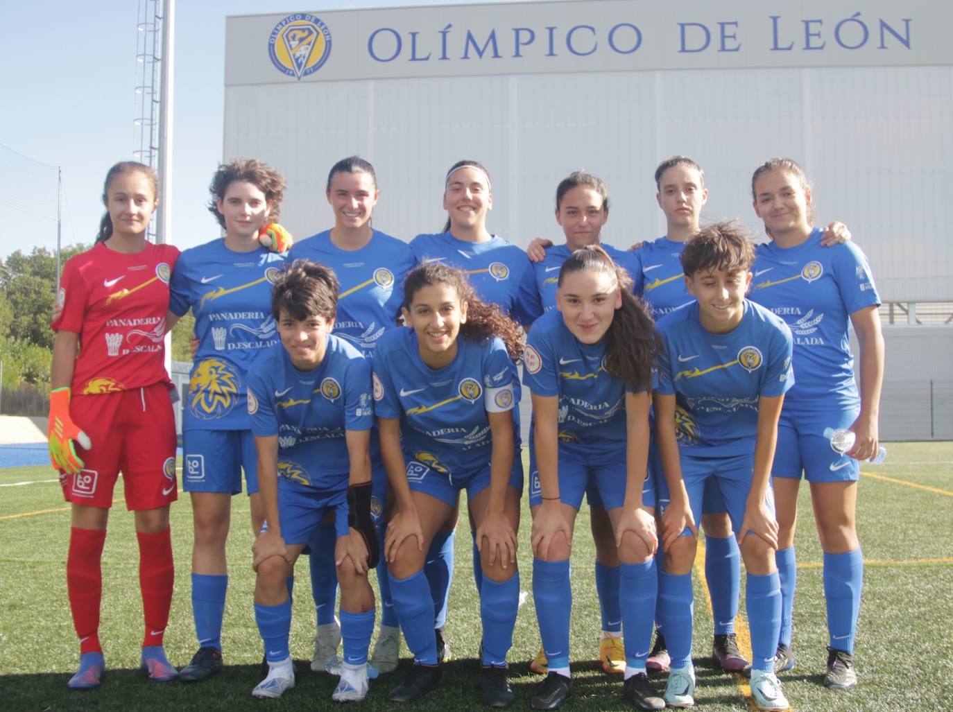 El conjunto leonés vence con enorme autoridad por 8-0 al Romanón en el segundo partido como local de la temporada