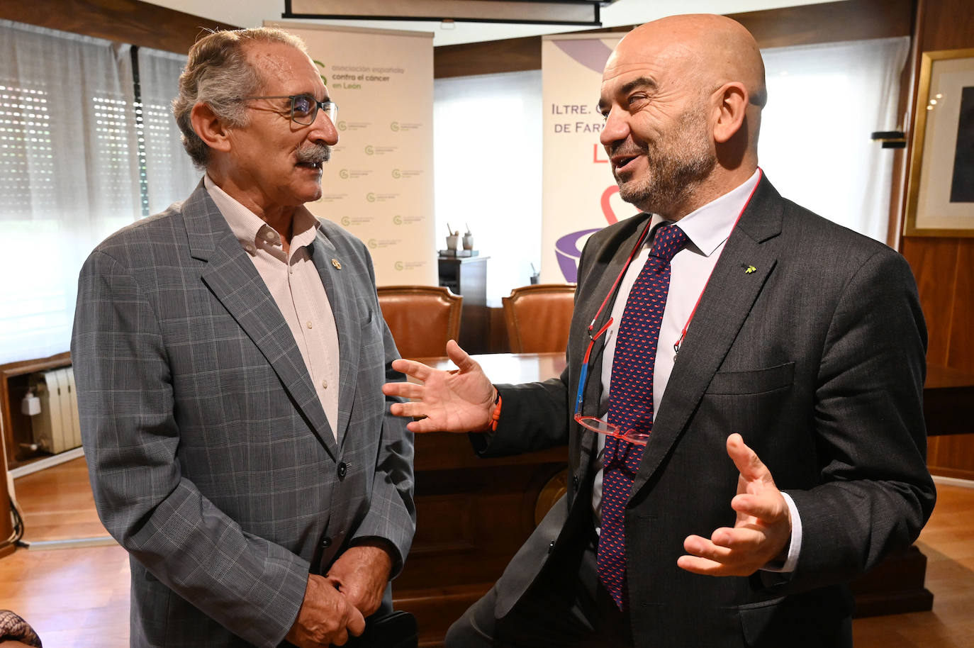 Presentación de la campaña 'Corazones y estrellas solidarios'.