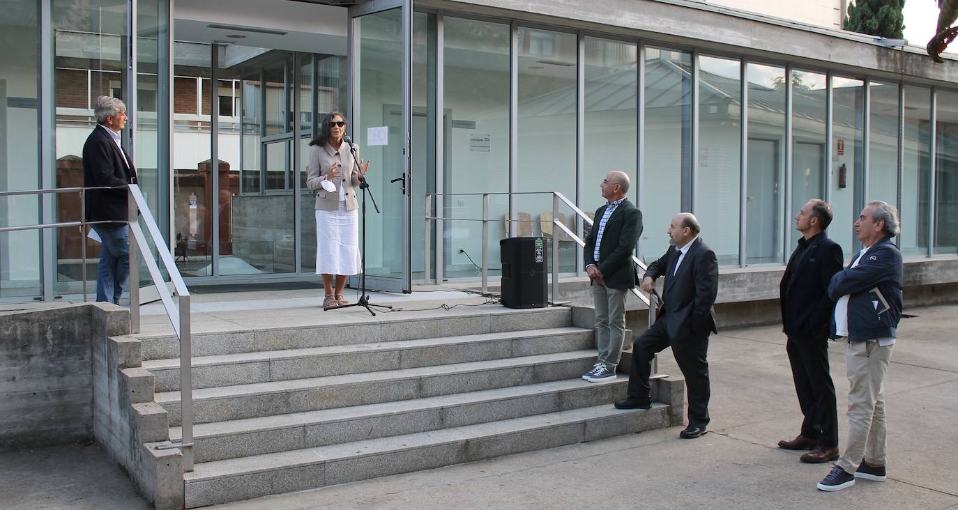 La entrega de la escultura 'Poema de sal. Memoria' y el homenaje a Pepe Tabernero. 