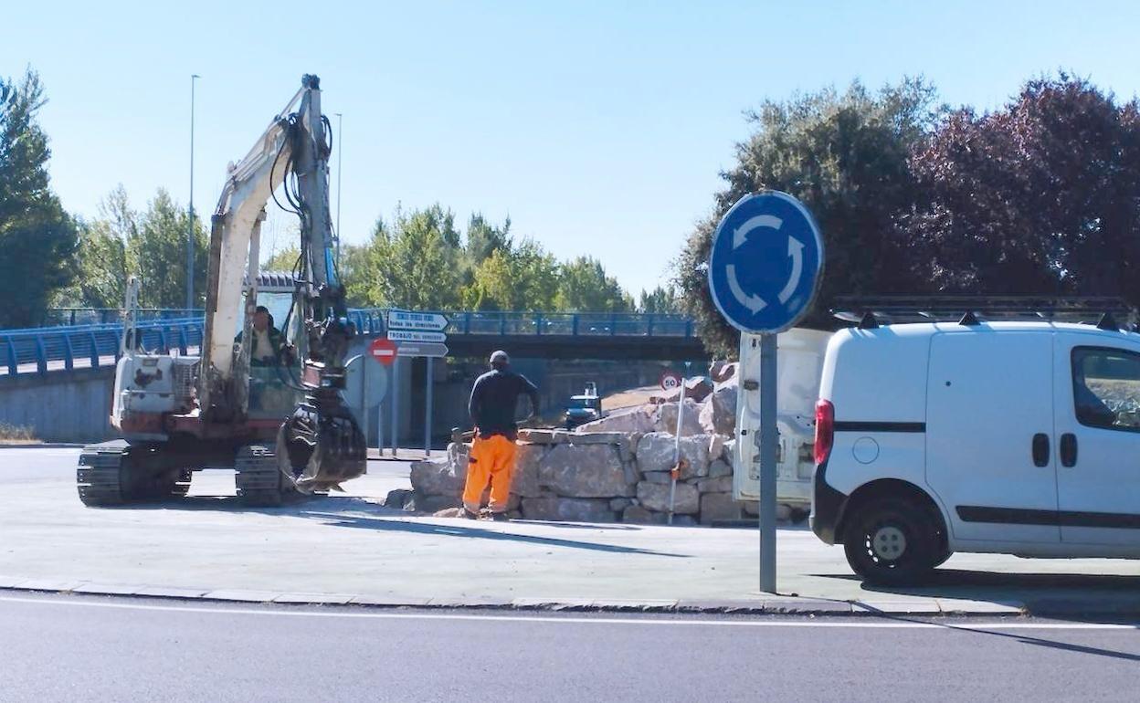 Imagen de la rotonda próxima al estadio 'Reino de León' y que ahora llevará el nombre de Antonio Amilivia. 