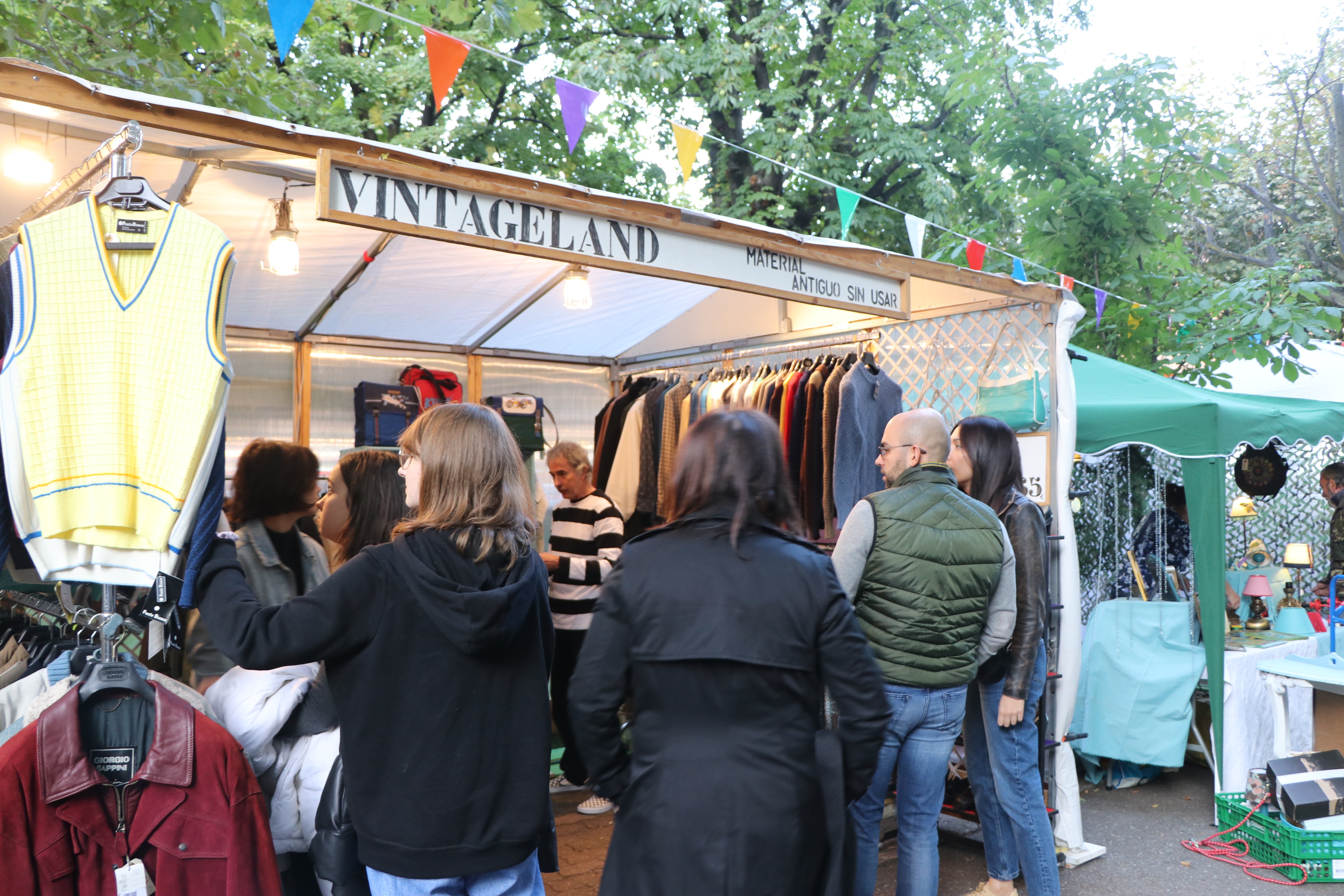 El 'Come y Calle' abre sus puertas en el Parque de San Francisco. 