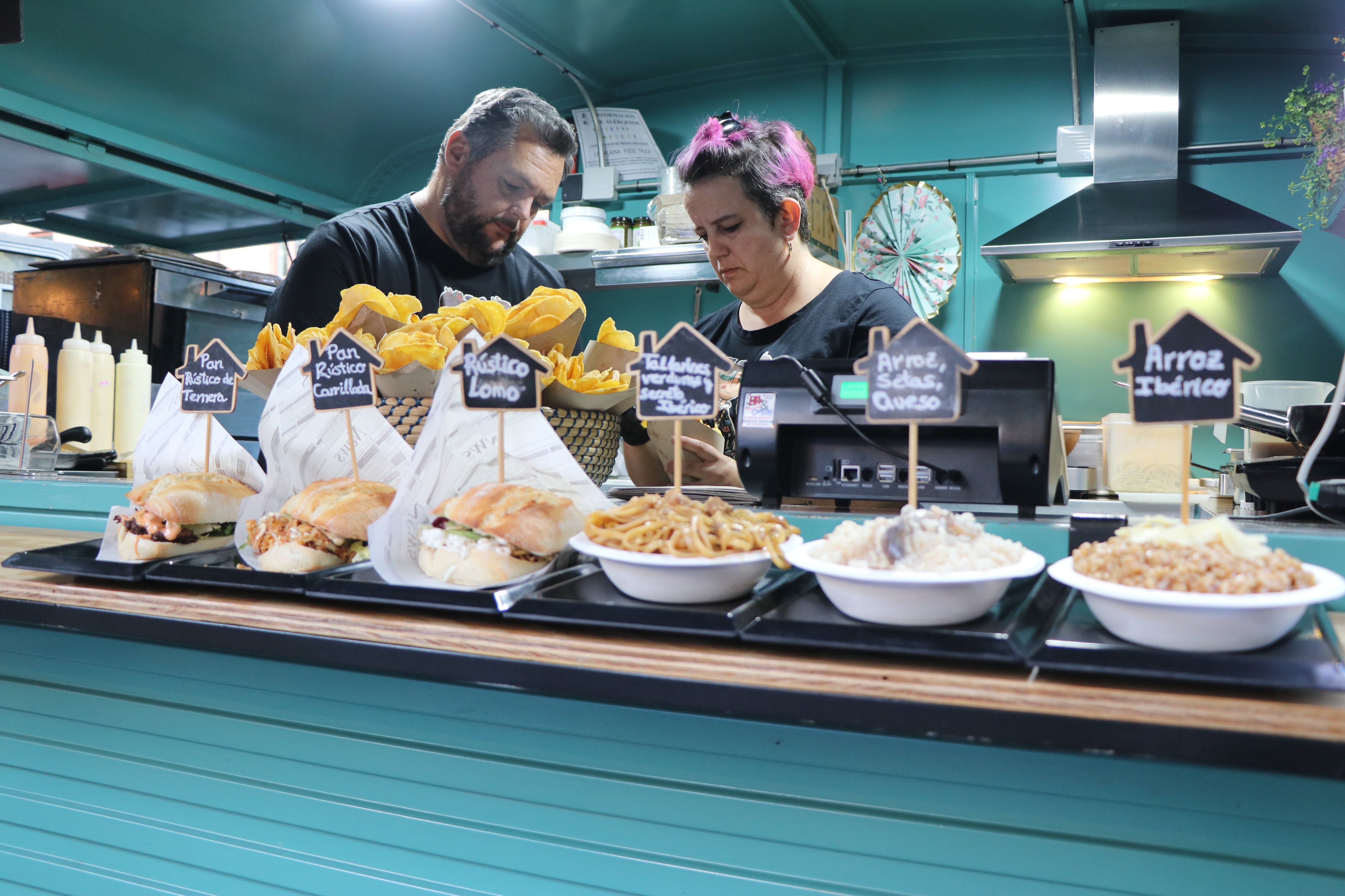 El 'Come y Calle' abre sus puertas en el Parque de San Francisco. 