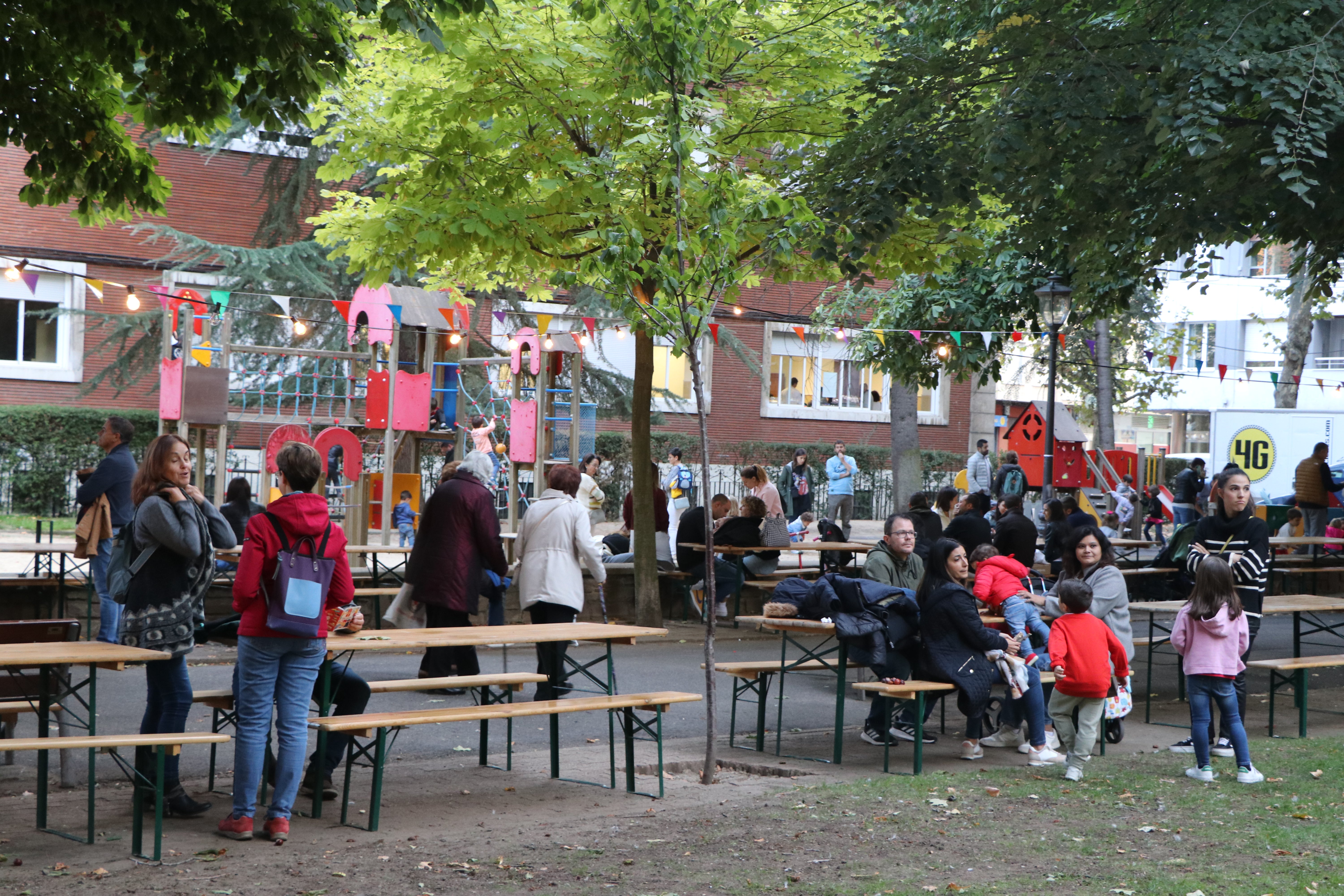 El 'Come y Calle' abre sus puertas en el Parque de San Francisco. 