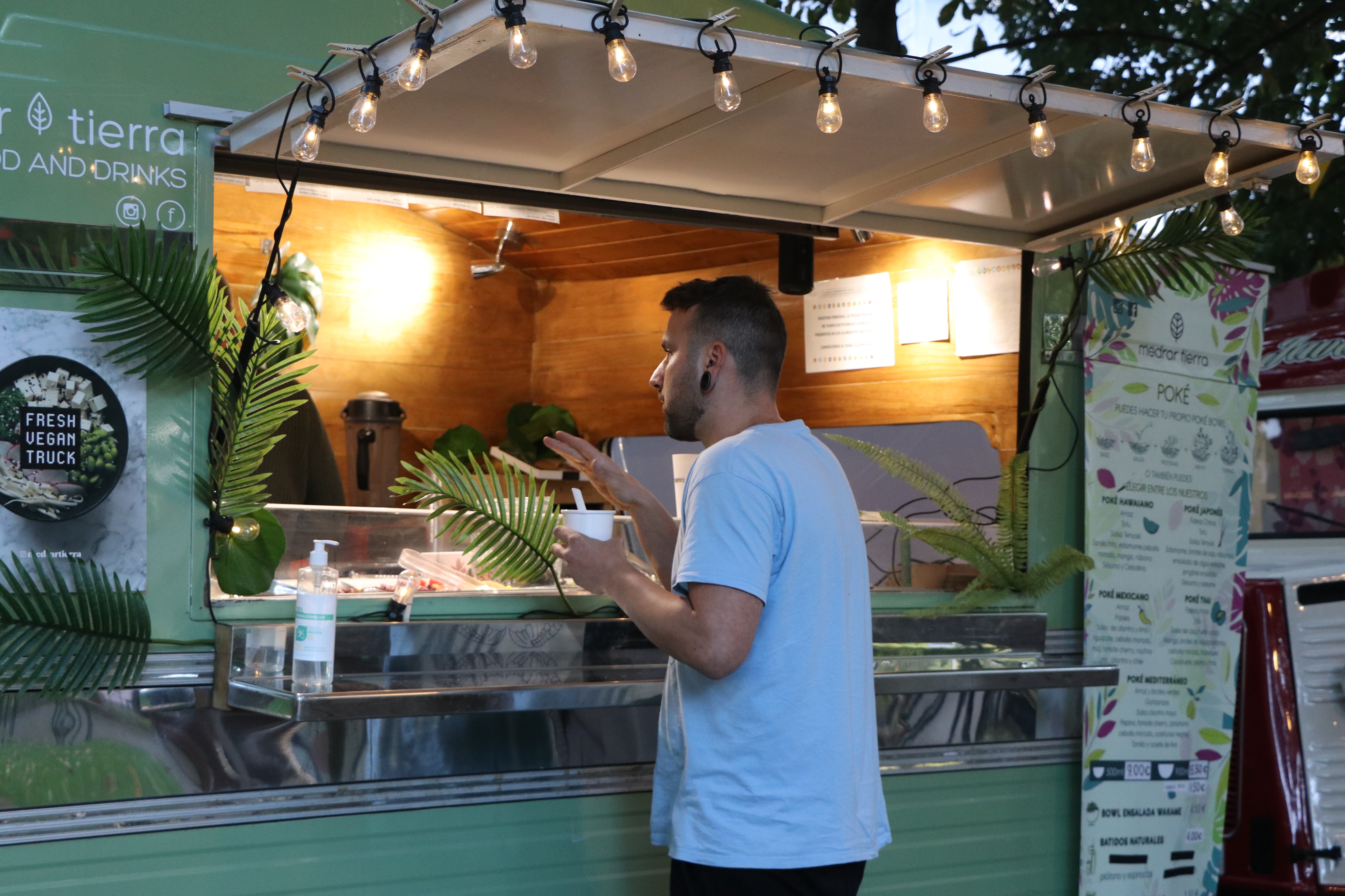 El 'Come y Calle' abre sus puertas en el Parque de San Francisco. 