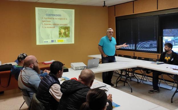 Un curso gratuito para parender a distinguir las setas en León.