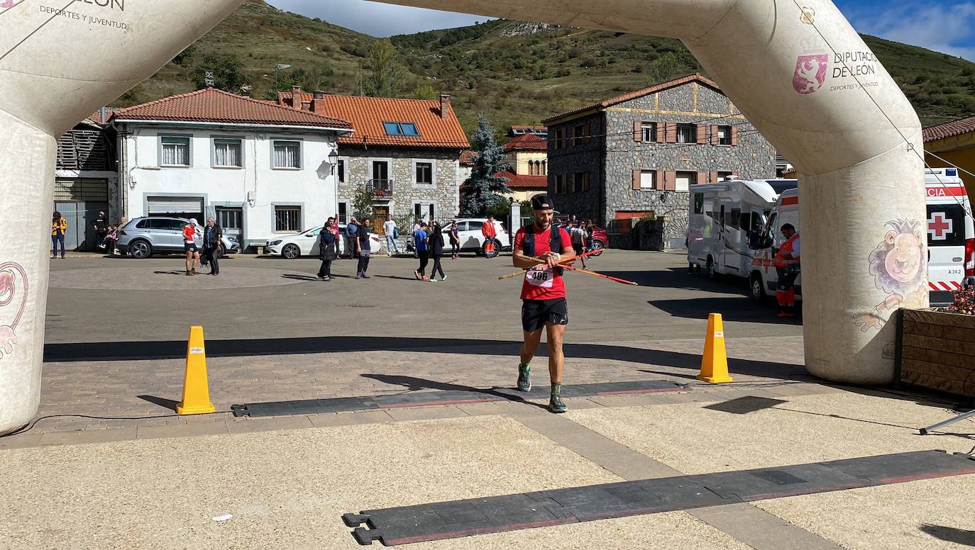 Alrededor de 200 corredores participan en el V Trail de Mampodre.