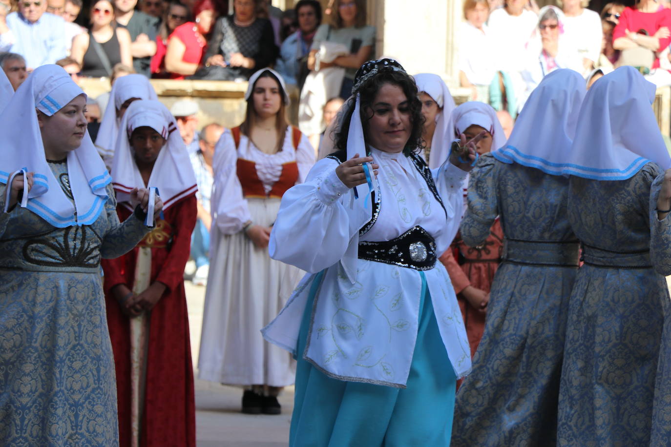 Acto de las Cantaderas durante las fiestas de San Froilán.