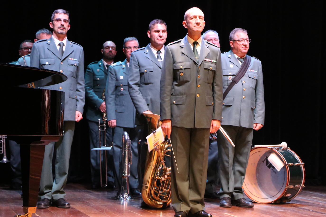 Fotos: Entrega de la Medalla de Oro de León a la Guardia Civil