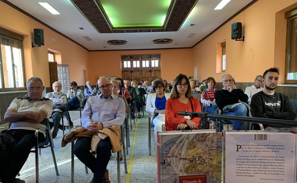 Presentación del libro sobre historia sobre Santa Marina del Rey.