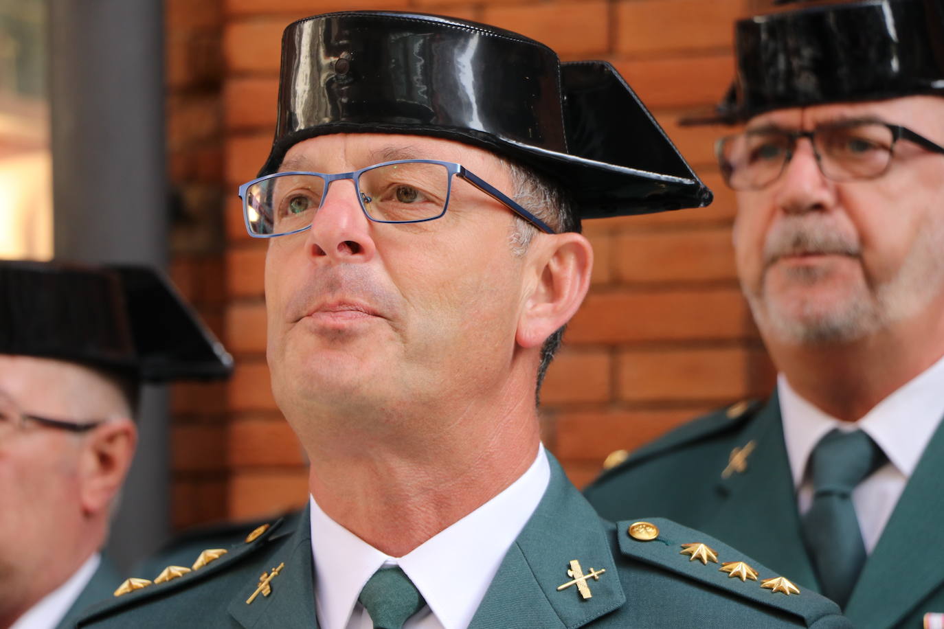 Fotos: Una placa para reconocer a la benemérita