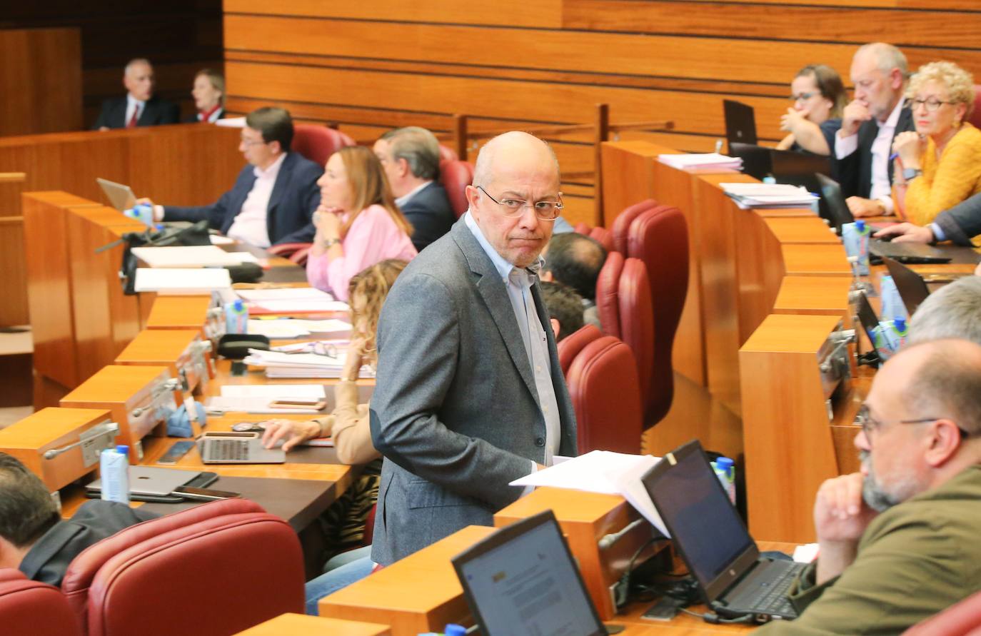 Sesión plenaria en las Cortes con intervención a petición propia del presidente de la Junta, Alfonso Fernández Mañueco, sobre los incendios forestales