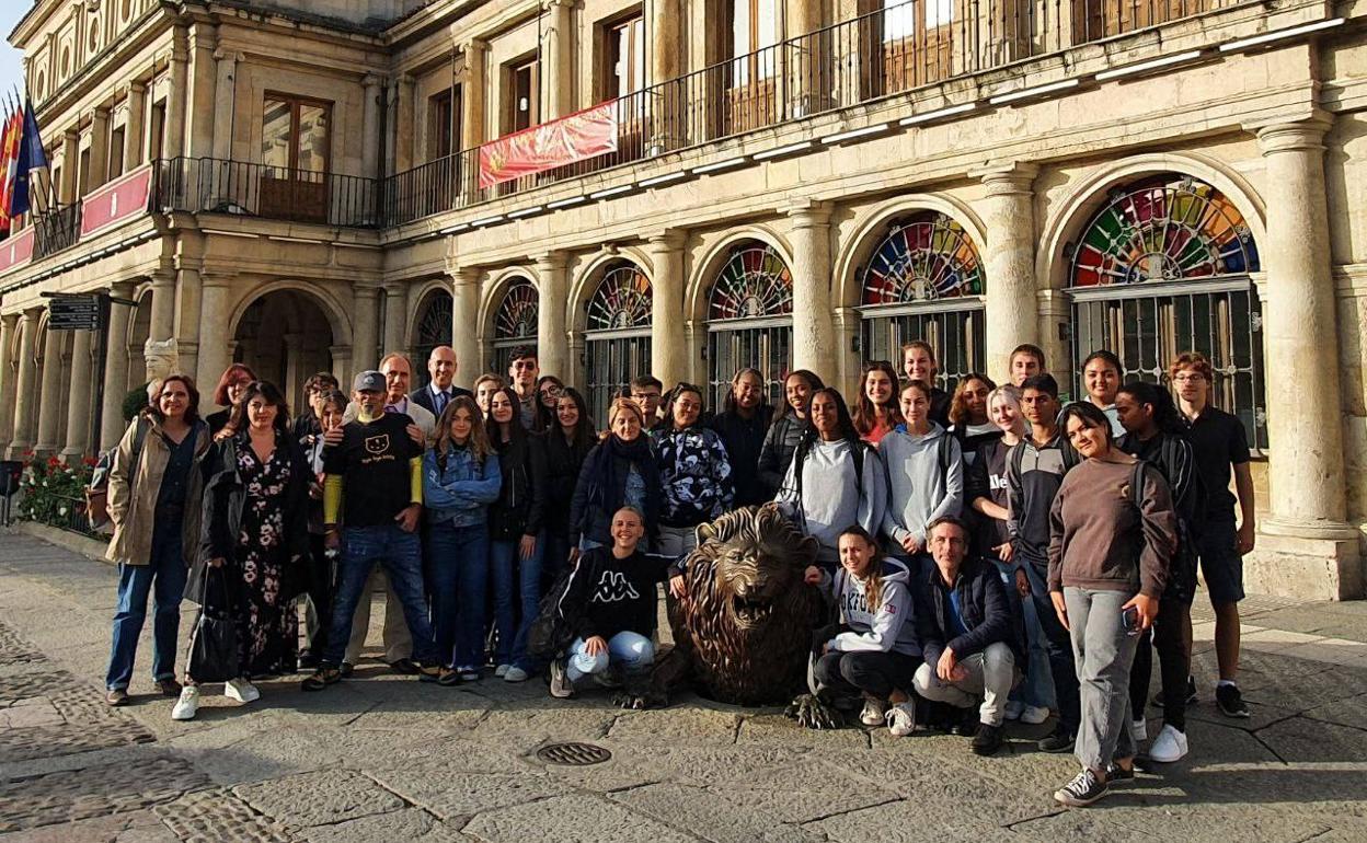 Visita de los alumnos Erasmus al Ayuntamiento de San Marcelo.