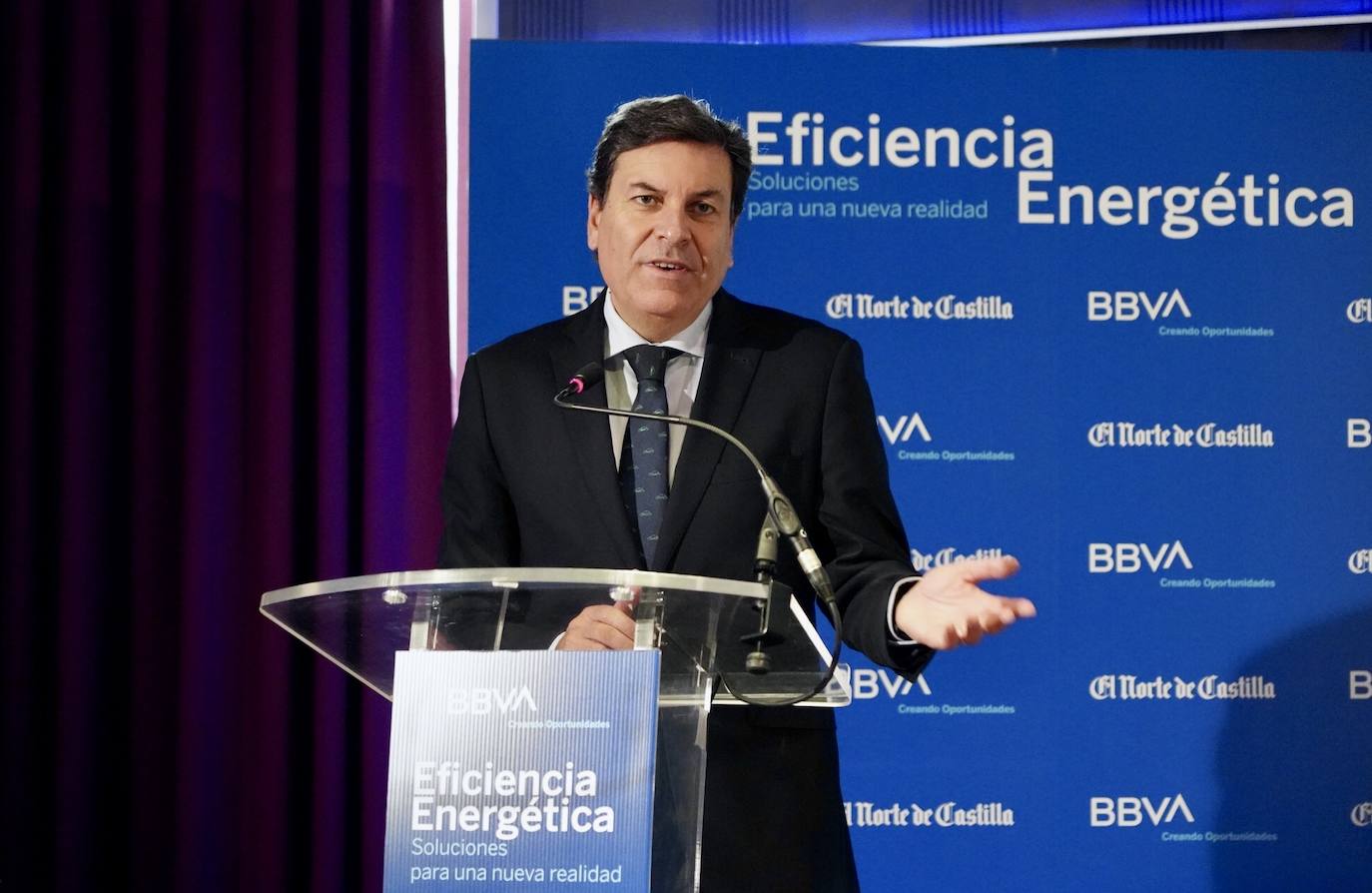 El Norte de Castilla y BBVA organizan el desayuno Informativo 'Eficiencia energética empresarial: soluciones para una nueva realidad'. El consejero de Economía y Hacienda, Carlos Fernández Carriedo, inaugura la jornada, y el responsable de Análisis Económico de BBVA Research, Rafael Domenech, pronuncia la ponencia 'Crecimiento y sostenibilidad: del reto a la oportunidad''.