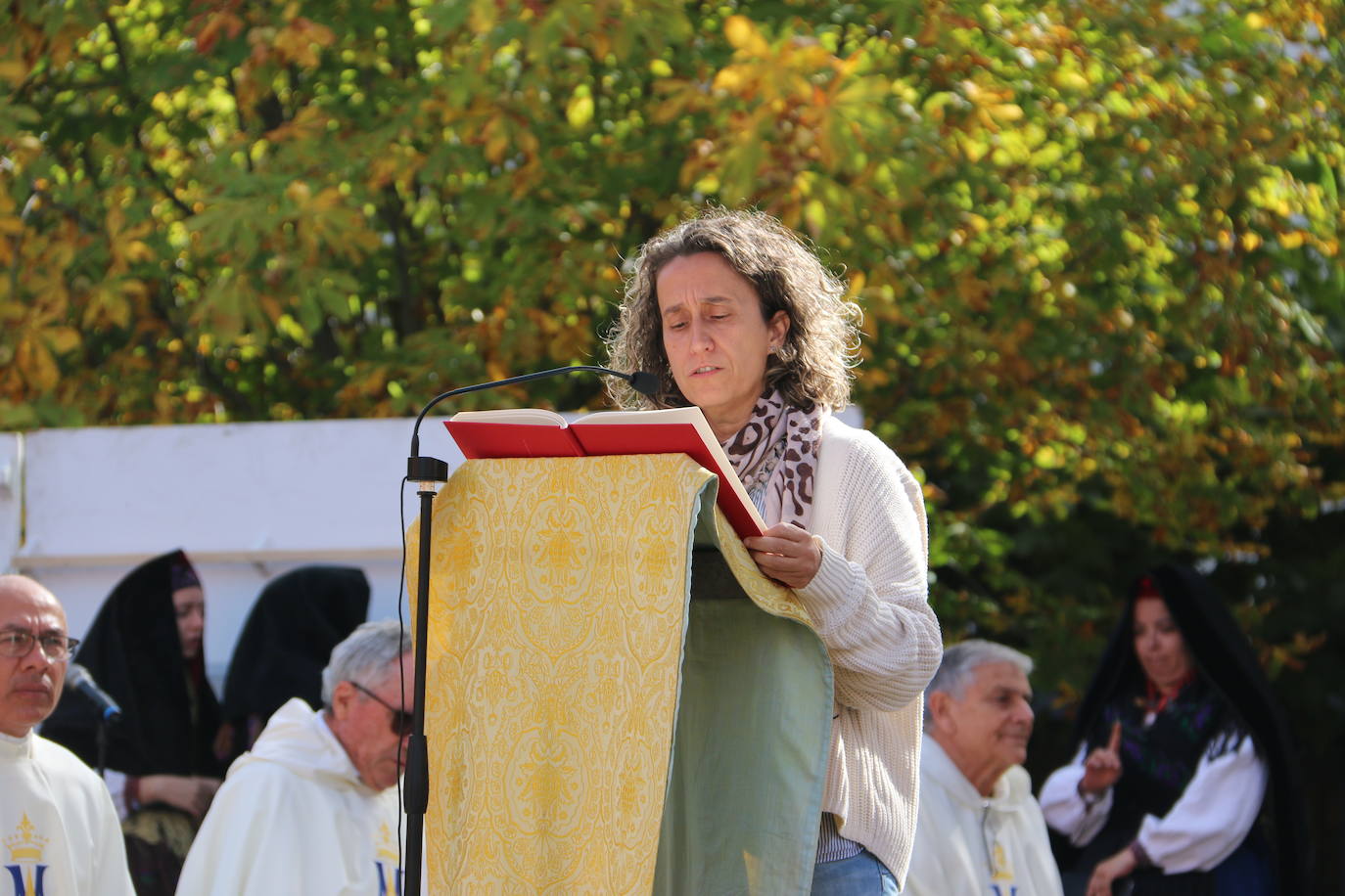 La celebración volvía a 'salir' al parque anexo a la Basílica, tras unos años donde las restricciones obligaron a llevarla a cabo en el interior del templo.