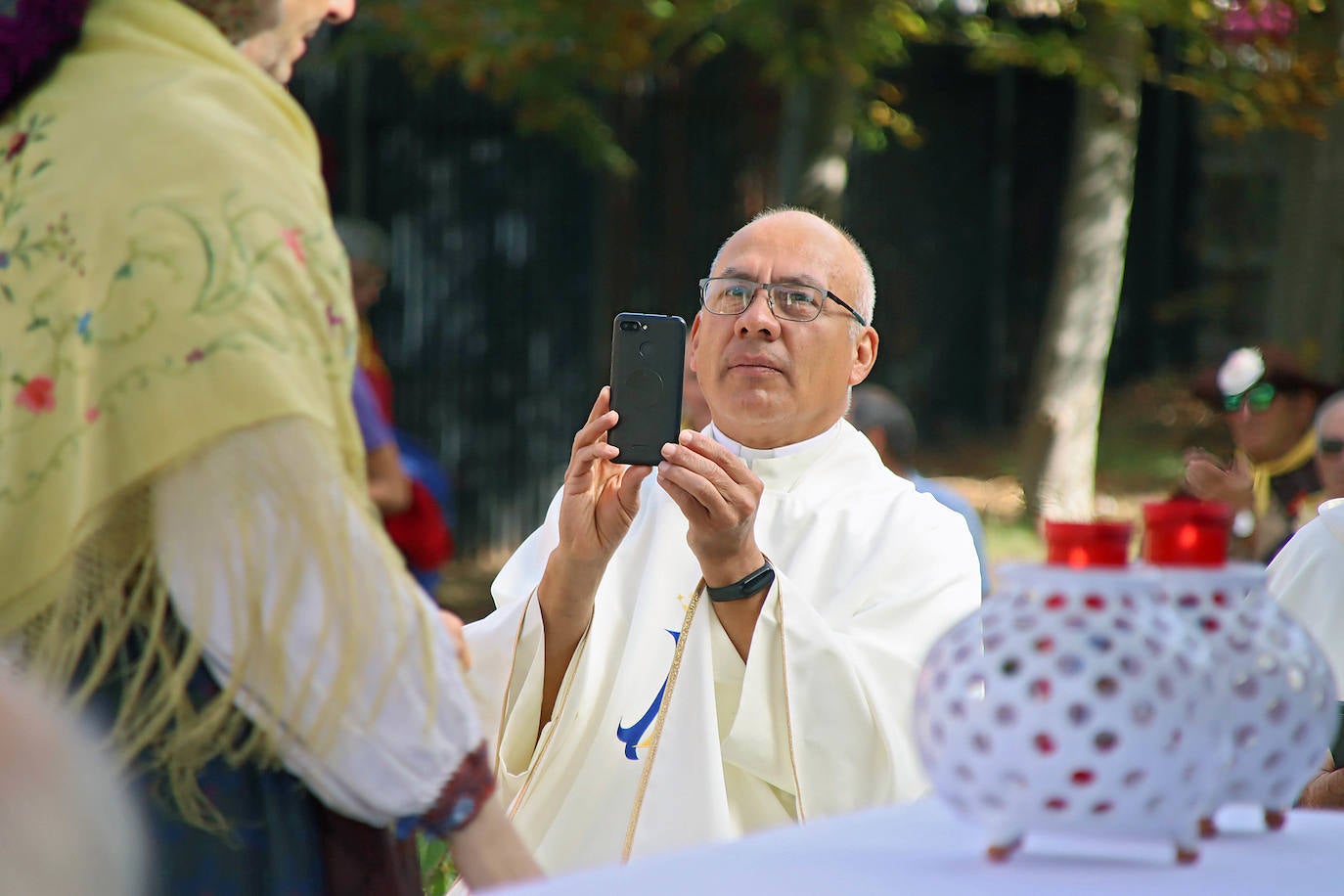 tradicional romería de pendones y carros engalanados de San Froilán y eucaristía presidida por el obispo Luis Ángel de las Heras