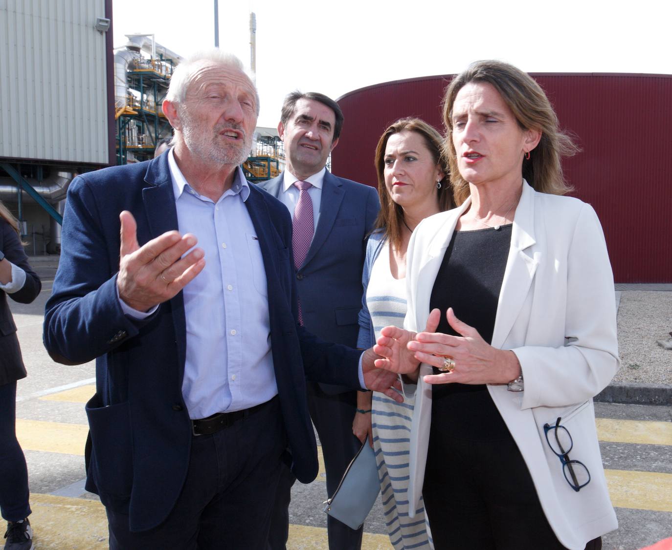 La vicepresidenta del Gobierno y ministra para la Transición Ecológica y el Reto Demográfico, Teresa Ribera, durante su visita las instalaciones de la Fundación Ciudad de la Energía, Ciuden, en Cubillos del Sil.