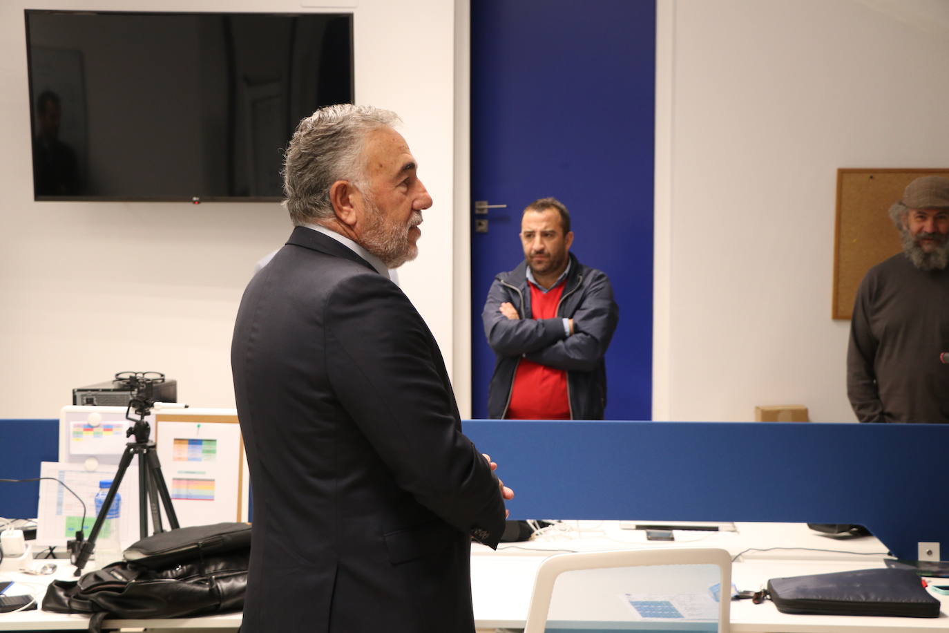 La entidad blanquiazul muestra las notables mejoras acometidas en El Toralín, que marcan el desarrollo futuro de su proyecto deportivo. La investión en los dos últimos años alcanza los cinco millones de euros. 