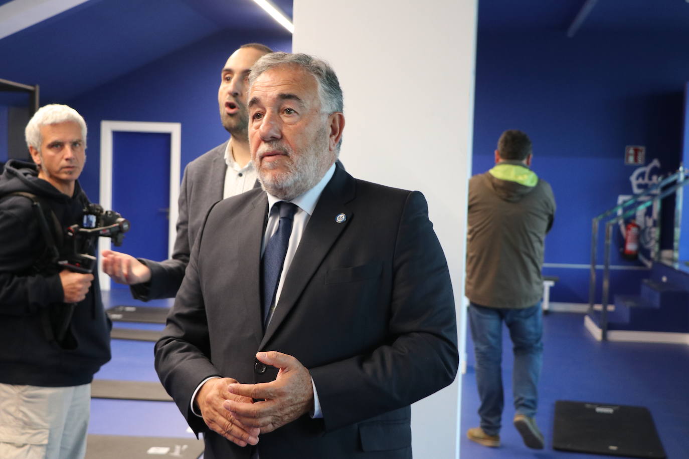 La entidad blanquiazul muestra las notables mejoras acometidas en El Toralín, que marcan el desarrollo futuro de su proyecto deportivo. La investión en los dos últimos años alcanza los cinco millones de euros. 