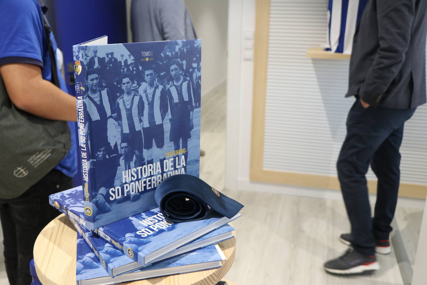 La entidad blanquiazul muestra las notables mejoras acometidas en El Toralín, que marcan el desarrollo futuro de su proyecto deportivo. La investión en los dos últimos años alcanza los cinco millones de euros. 