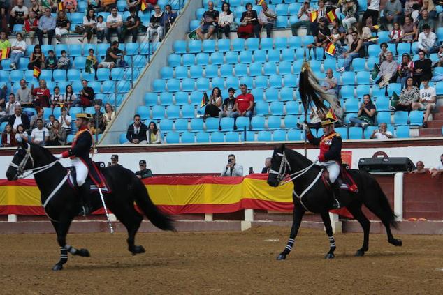 Demostración de procedimientos de actuación de la Guardia Civil en la Plaza de Toros de León