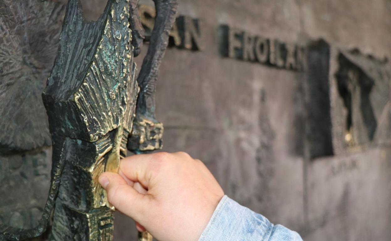 Una leonesa 'toca las narices' a San Froilán.