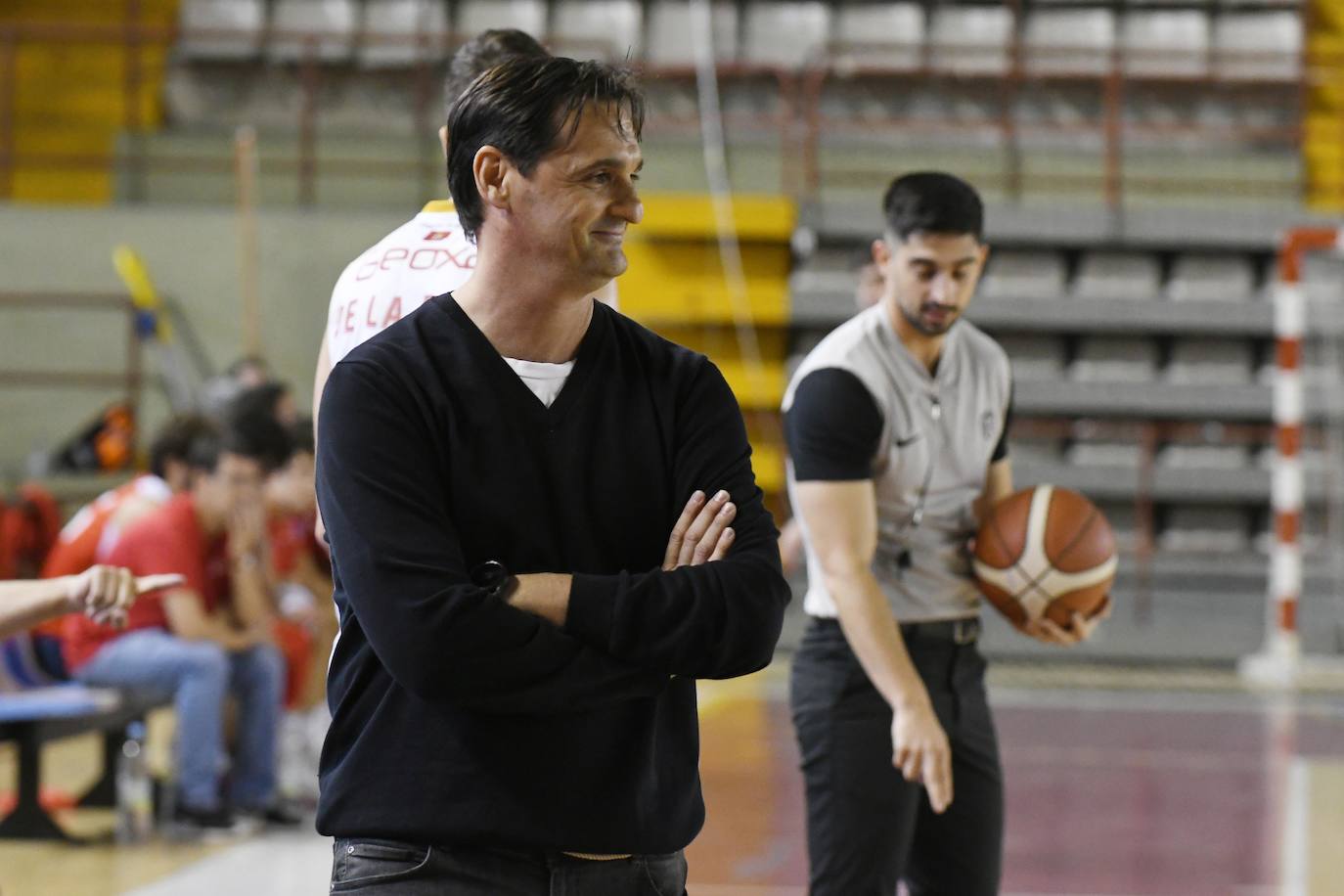 El conjunto leonés disputa su primer partido oficial ante el Grupo Covagonda en el Palacio de los Deportes de León