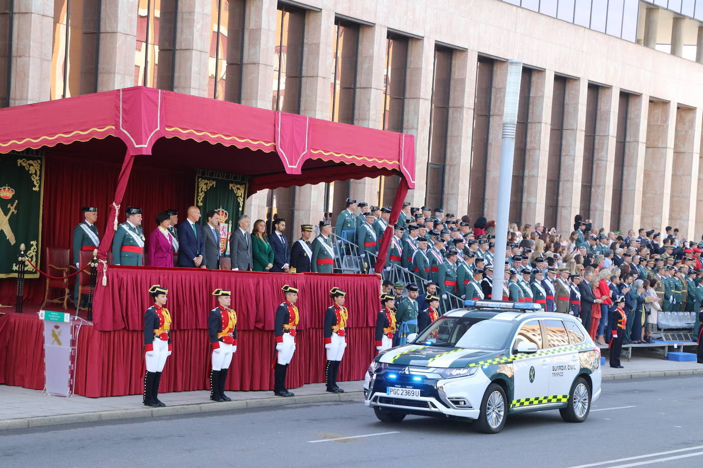 Acto central de la semana institucional de la Guardia Civil en León. 