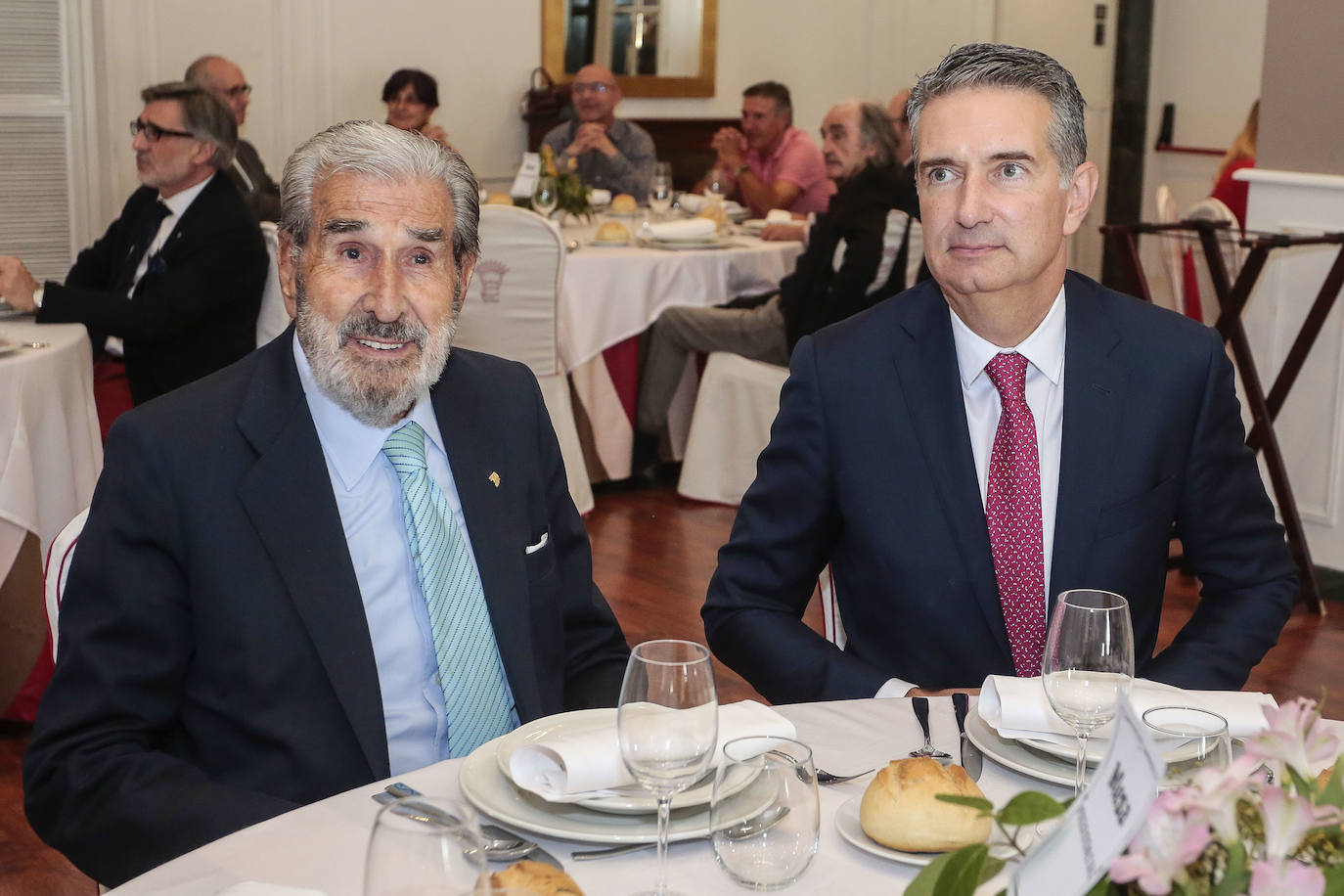 Acto de entrega del premio de Leonés del Año 2021 al ingeniero de Telecomunicaciones, Miguel Ángel Turrado.