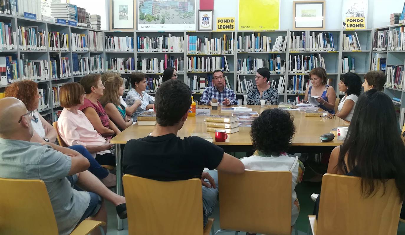 Este curso se ofrece la posibilidad de un nuevo grupo en horario matinal ahondando en la versatilidad de las propuestas para sus integrantes.