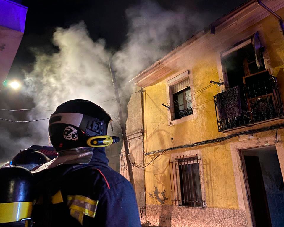 Fotos: Incendio en una vivienda del centro de León