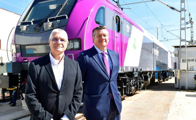 La presentación se ha realizado en el transcurso de una visita que Isaías Táboas, presidente de Renfe Operadora ha realizado a la factoría de Stadler en Valencia acompañado por Iñigo Parra, presidente de Stadler Valencia.