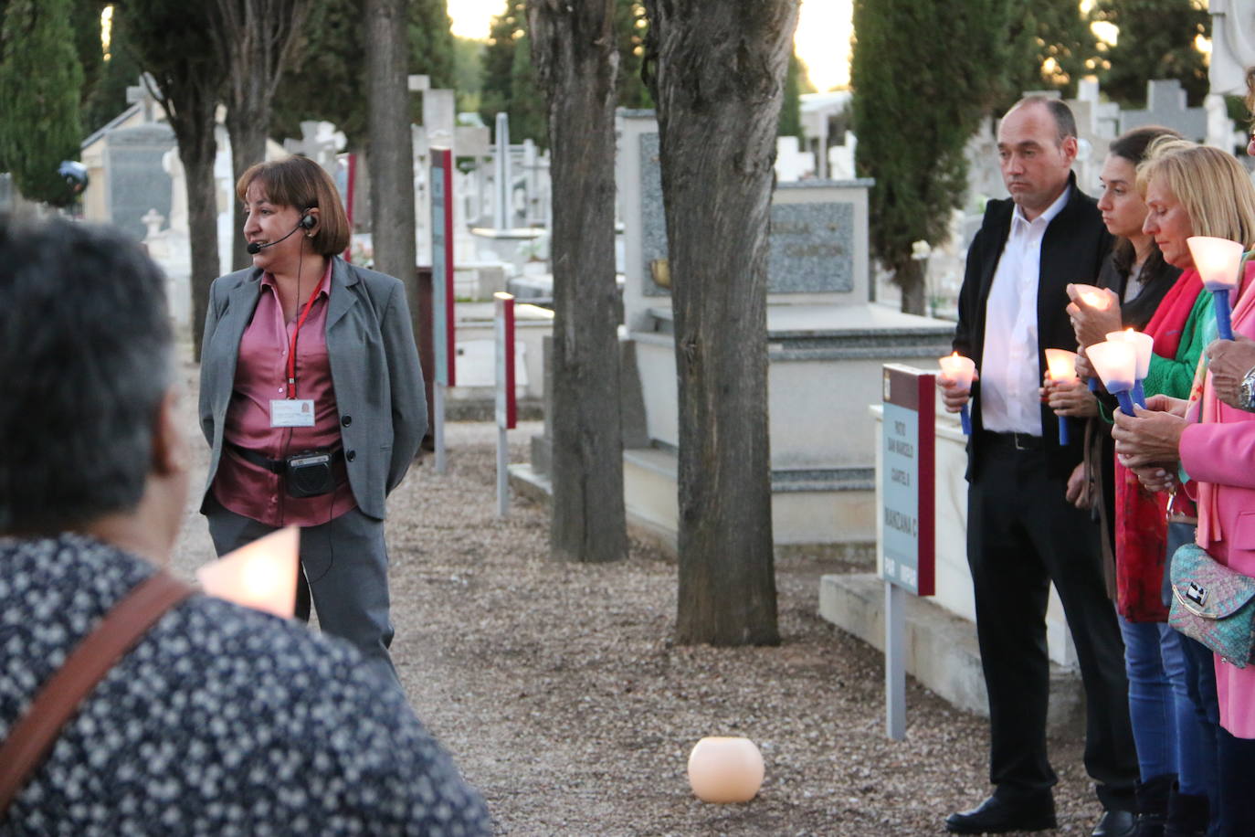 Fotos: El Cementerio de León revive en la noche
