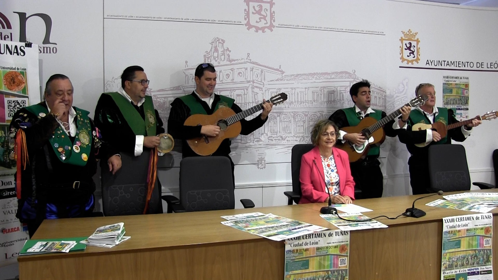 Los 'Clavelitos' volverán a  llenar de música las calles de Léon
