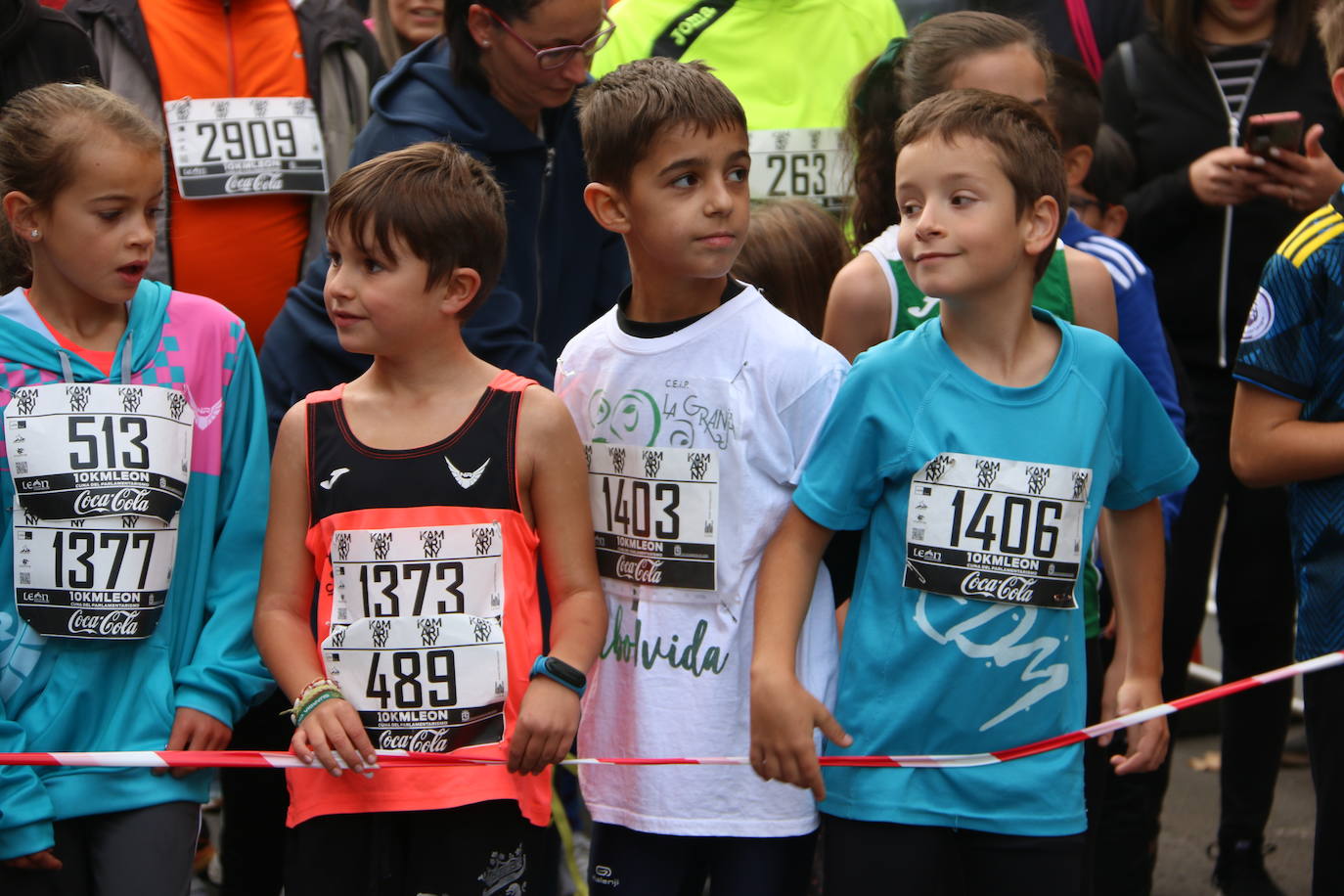 Centenares de personas se suman a la prueba no competitiva para disfrutar de una mañana de deporte.