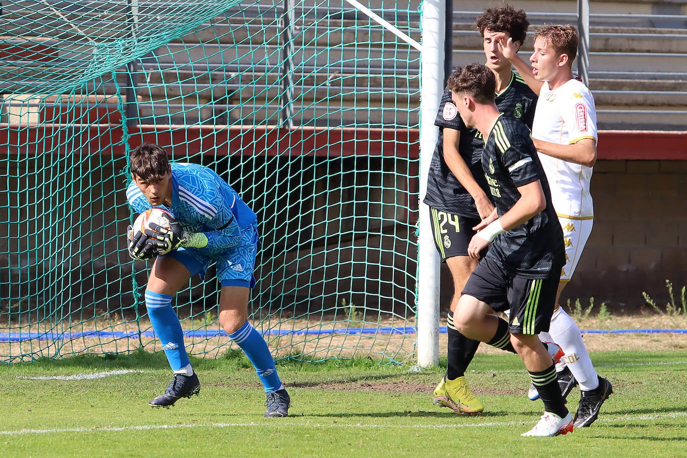 Cultural Leonesa Juvenil - Real Madrid 