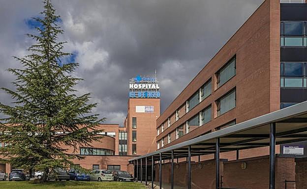 La resolución hace énfasis en la «situación preocupante» de este centro sanitario, con un tiempo medio de espera para operarse de 139 días 