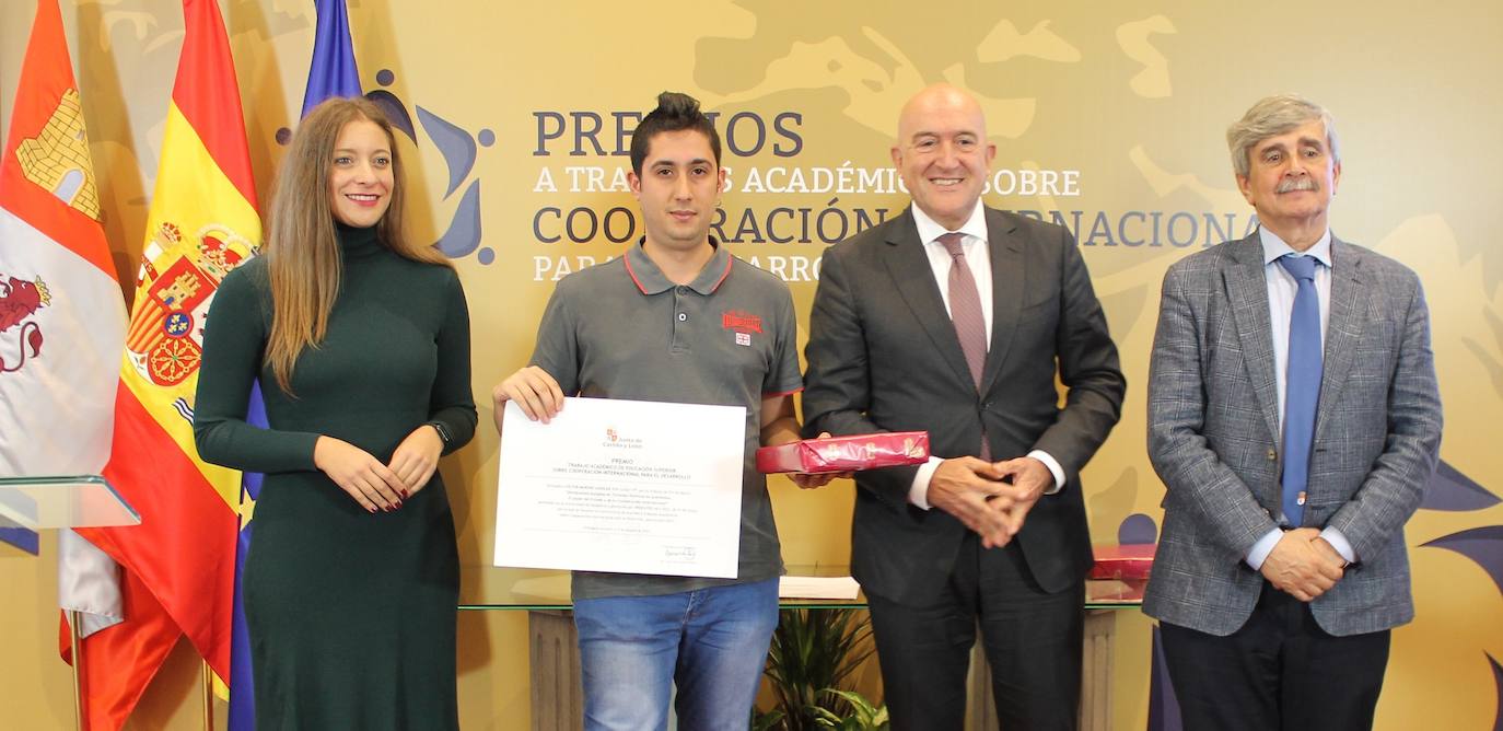 Acto de entrega de los premios a los trabajos sobre cooperación internacional al desarrollo.