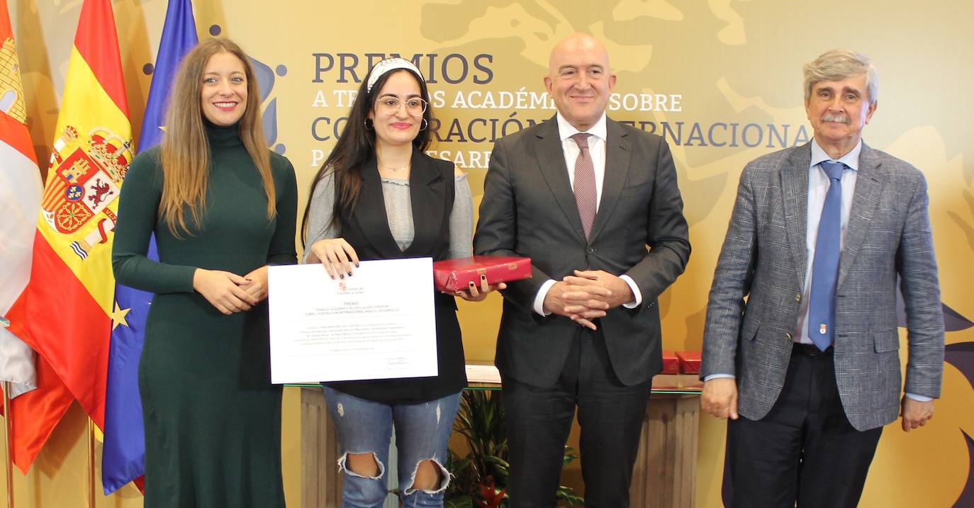 Acto de entrega de los premios a los trabajos sobre cooperación internacional al desarrollo.